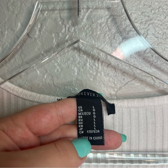 Forever 21 White Button-Down Crop Top W/ Ruffle Hem - Picture 3 of 5